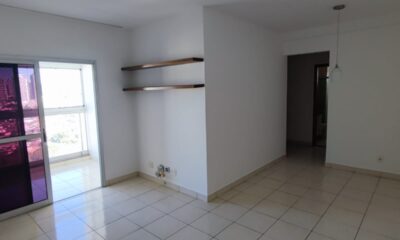 Sala integrada à varanda do apartamento Carpe Diem no Jardim Goiás